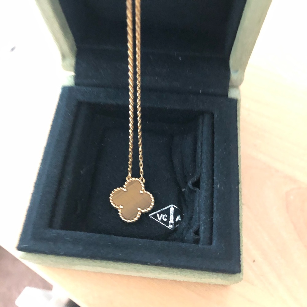 Van cleef & arpels tiger eye necklace